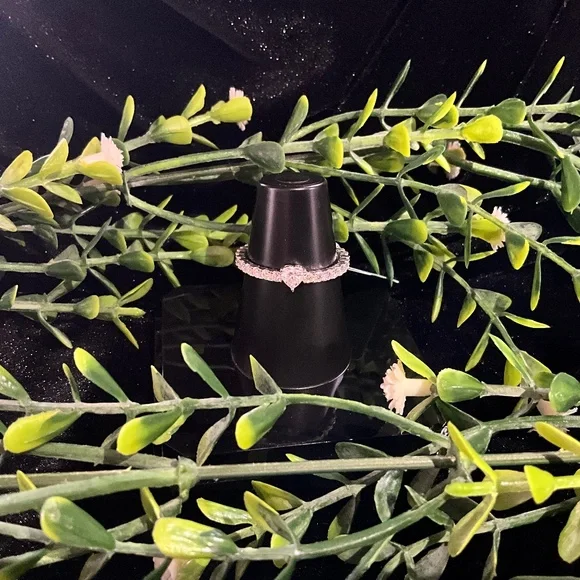 Eternity Band with Heart Moissanite Sz 9 - Picture 1 of 6